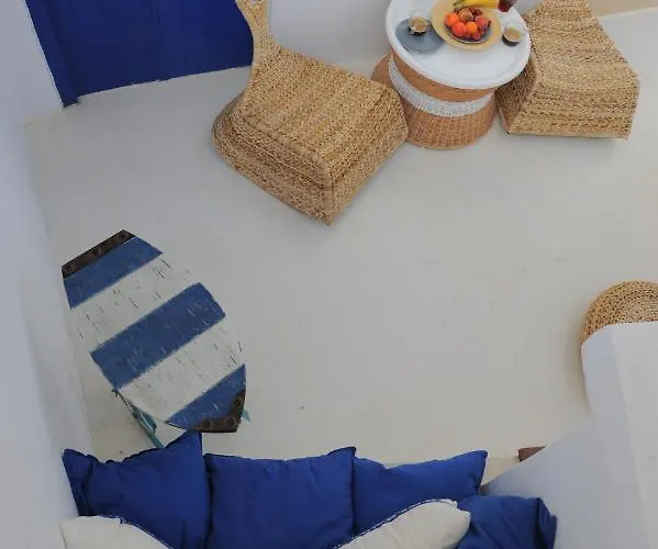 Dandy - Fisherman's Hut - By The Sea *