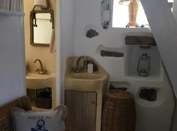 Dandy - Fisherman's Hut - By The Sea *